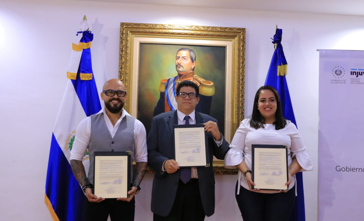injuve-firma-convenio-para-otorgar-becas-universitarias-a-jovenes-salvadorenos